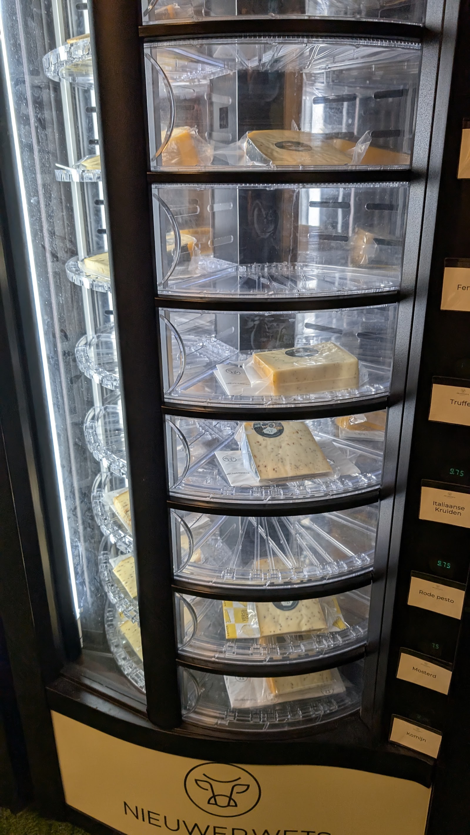 Kaasautomatenwinkel Nieuwerwets — foto 3